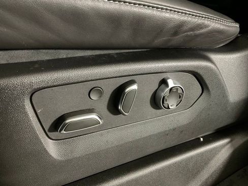 Certified 2024 Cadillac Escalade Sport Platinum w/ LPO, ONYX Package image 25