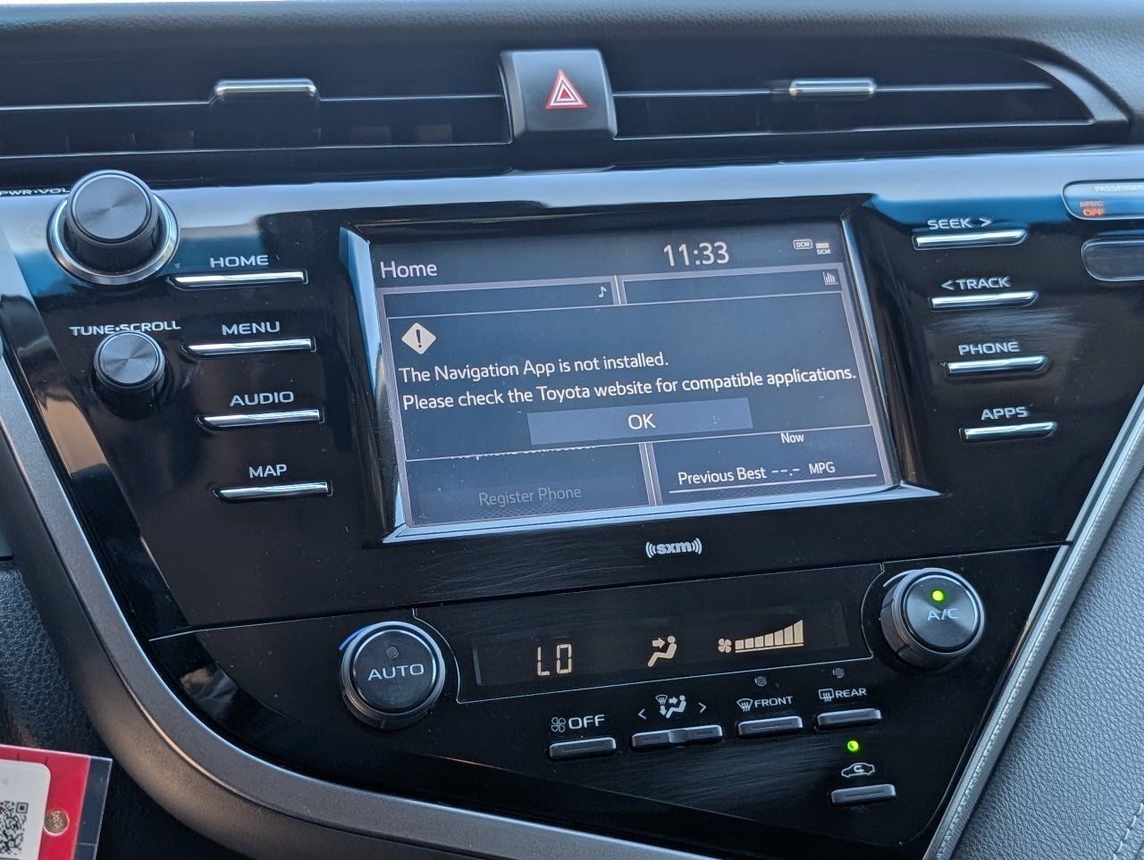 Used 2020 Toyota Camry SE FWD image 17