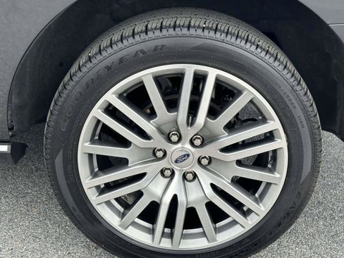 Used 2023 Ford Expedition Platinum AWD/4WD image 29