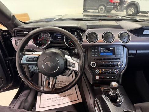 Used 2017 Ford Mustang GT RWD image 18