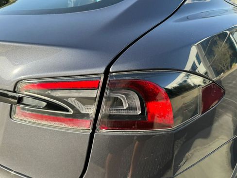 Used 2022 Tesla Model S AWD/4WD image 37