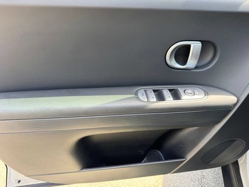 Certified 2024 Hyundai Ioniq 5 SE RWD image 17
