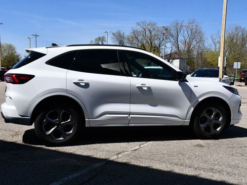 Used 2023 Ford Escape ST-Line w/ Tech Pack #1 AWD/4WD image 7
