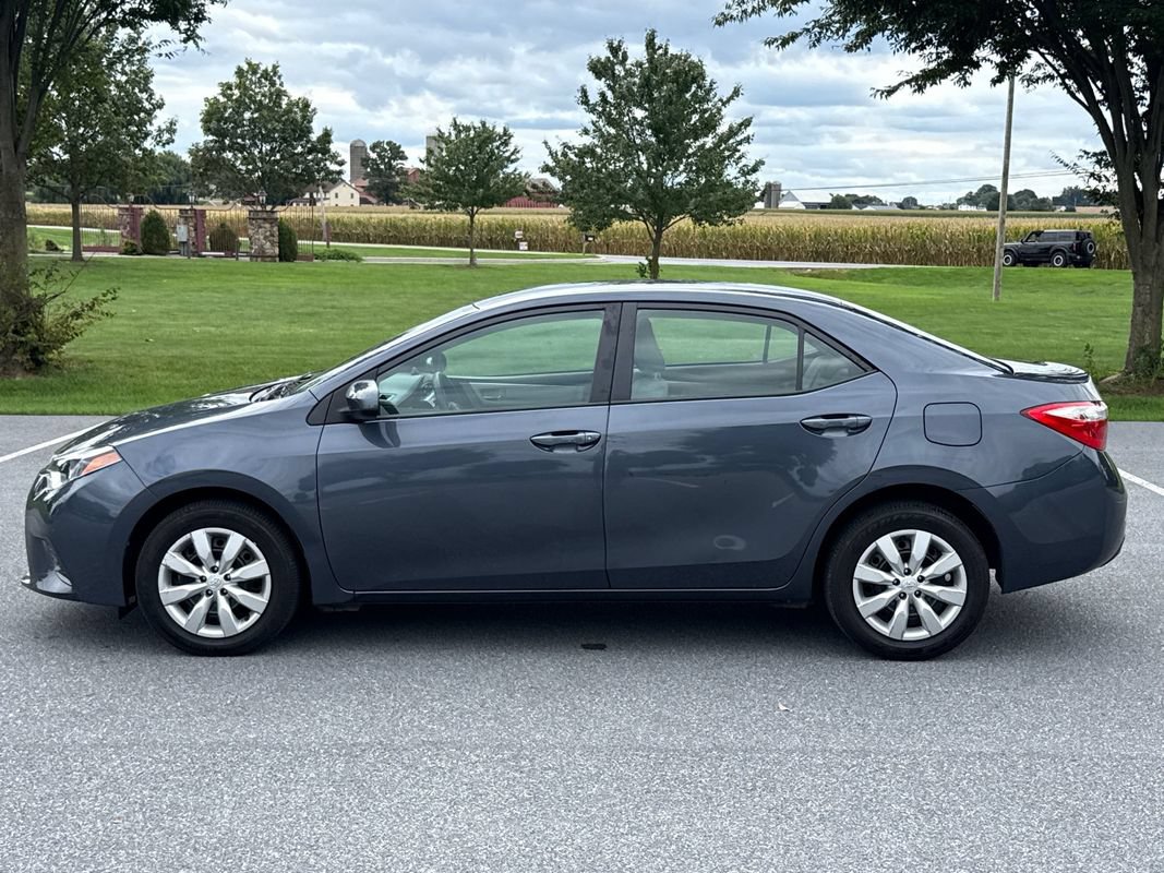 Used 2015 Toyota Corolla LE FWD image 4