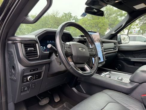 Used 2023 Ford Expedition Platinum AWD/4WD image 8