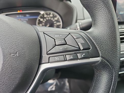 Used 2024 Nissan Altima 2.5 SV image 23