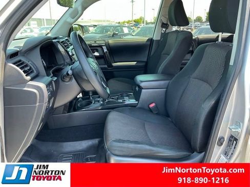 Used 2019 Toyota 4Runner TRD Off-Road AWD/4WD image 11