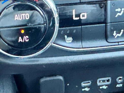 Used 2023 Chevrolet TrailBlazer LT w/ Convenience Package image 19