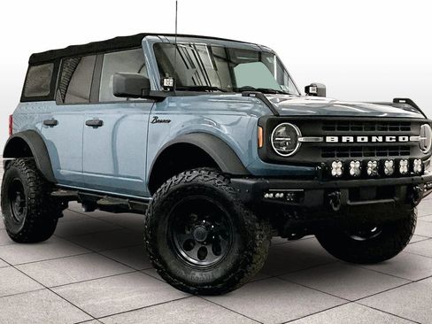 Used 2021 Ford Bronco Black Diamond image 2