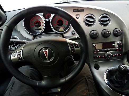 Used 2007 Pontiac Solstice Convertible w/ Premium Package RWD image 12