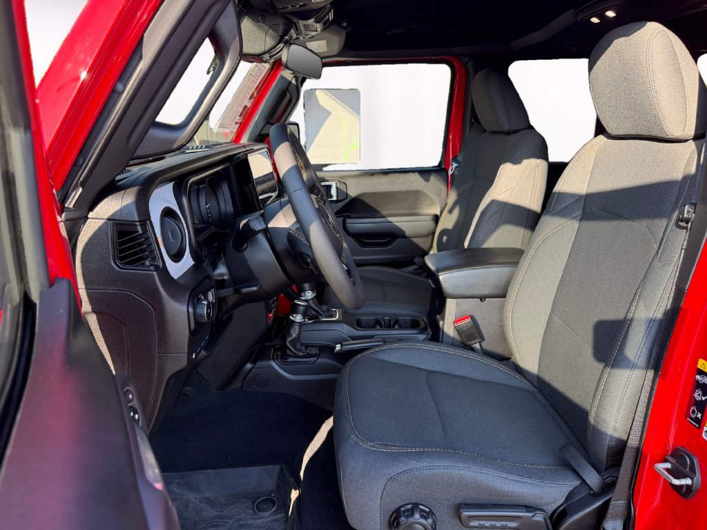Used 2024 Jeep Wrangler Unlimited AWD/4WD image 9