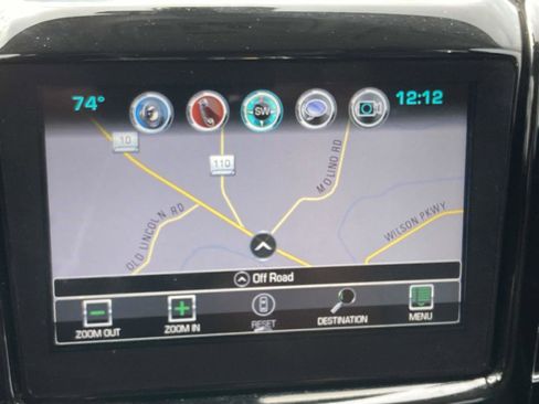 Used 2018 Chevrolet Traverse LT image 16
