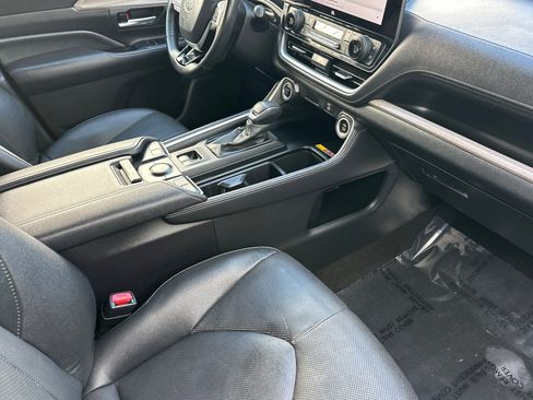 Certified 2024 Toyota Grand Highlander AWD Hybrid image 18