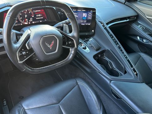 Used 2022 Chevrolet Corvette Stingray Convertible w/ Z51 Performance Package RWD image 15