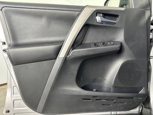 Used 2017 Toyota RAV4 XLE AWD/4WD image 23