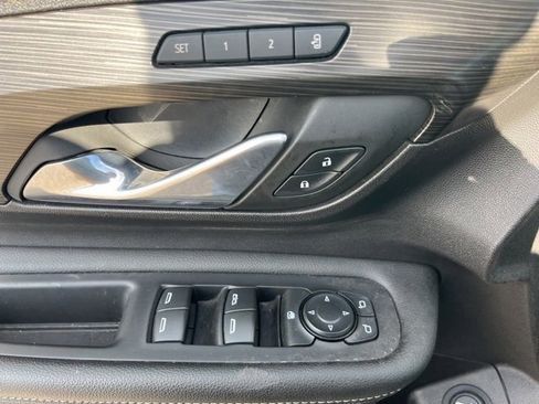 Used 2024 GMC Terrain SLT image 15