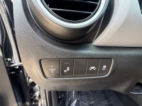 Used 2019 Hyundai Kona SEL FWD image 20