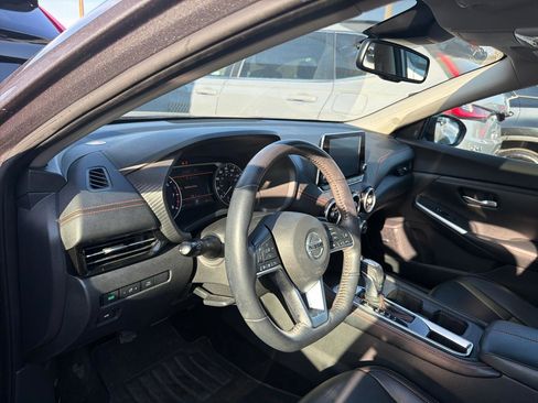 Used 2020 Nissan Sentra SR w/ Premium Package FWD image 17