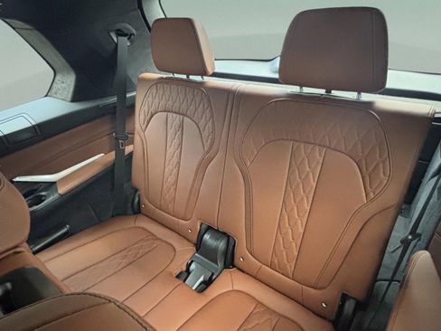 Used 2025 BMW ALPINA XB7 image 26