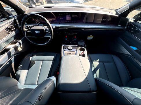 New 2025 Cadillac Escalade IQ Luxury 2 AWD/4WD image 4