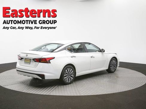 Used 2025 Nissan Altima 2.5 SV FWD image 42