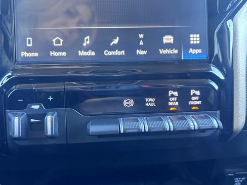 Used 2024 RAM 2500 Laramie w/ Safety Group AWD/4WD image 19