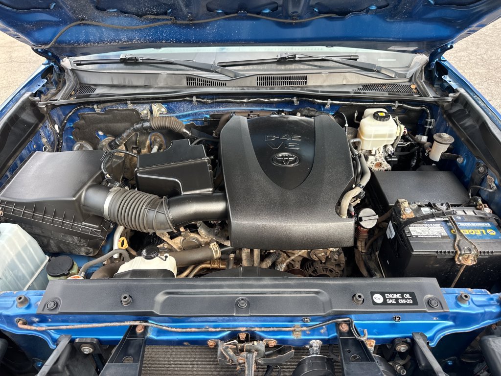 Used 2018 Toyota Tacoma TRD Off-Road AWD/4WD image 21