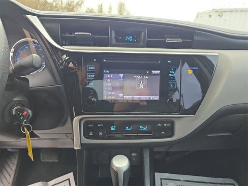 Used 2019 Toyota Corolla LE w/ Carpet Mat Package (TMS) image 19