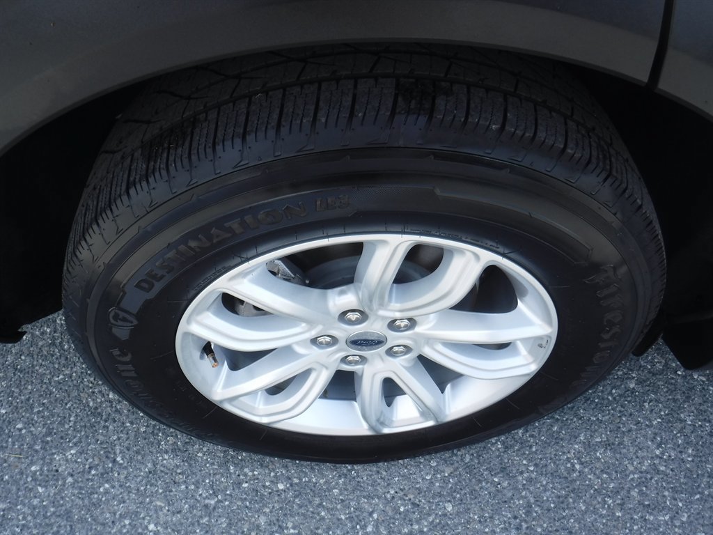Used 2020 Ford Explorer 2WD image 4