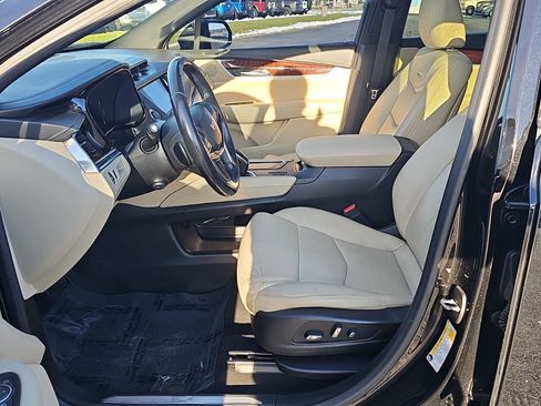 Used 2018 Cadillac XT5 Luxury w/ Driver Awareness Package image 13