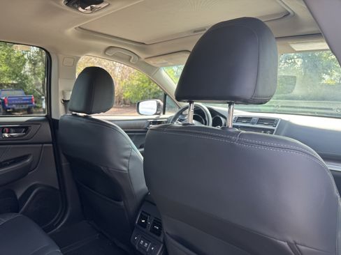 Used 2019 Subaru Outback 3.6R Limited AWD/4WD image 18