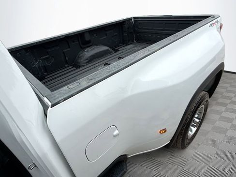 Used 2024 Chevrolet Silverado 3500 LT image 30