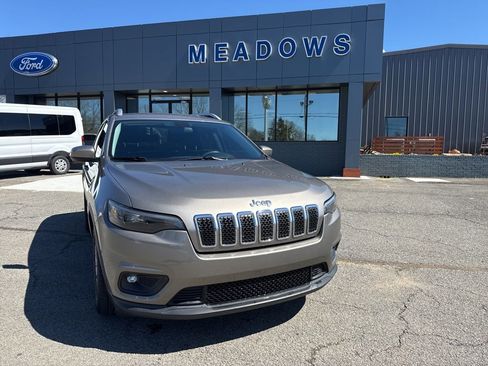 Used 2019 Jeep Cherokee Latitude w/ Popular Appearance Group image 5