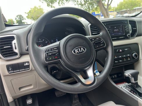 Used 2018 Kia Sportage LX AWD/4WD image 12