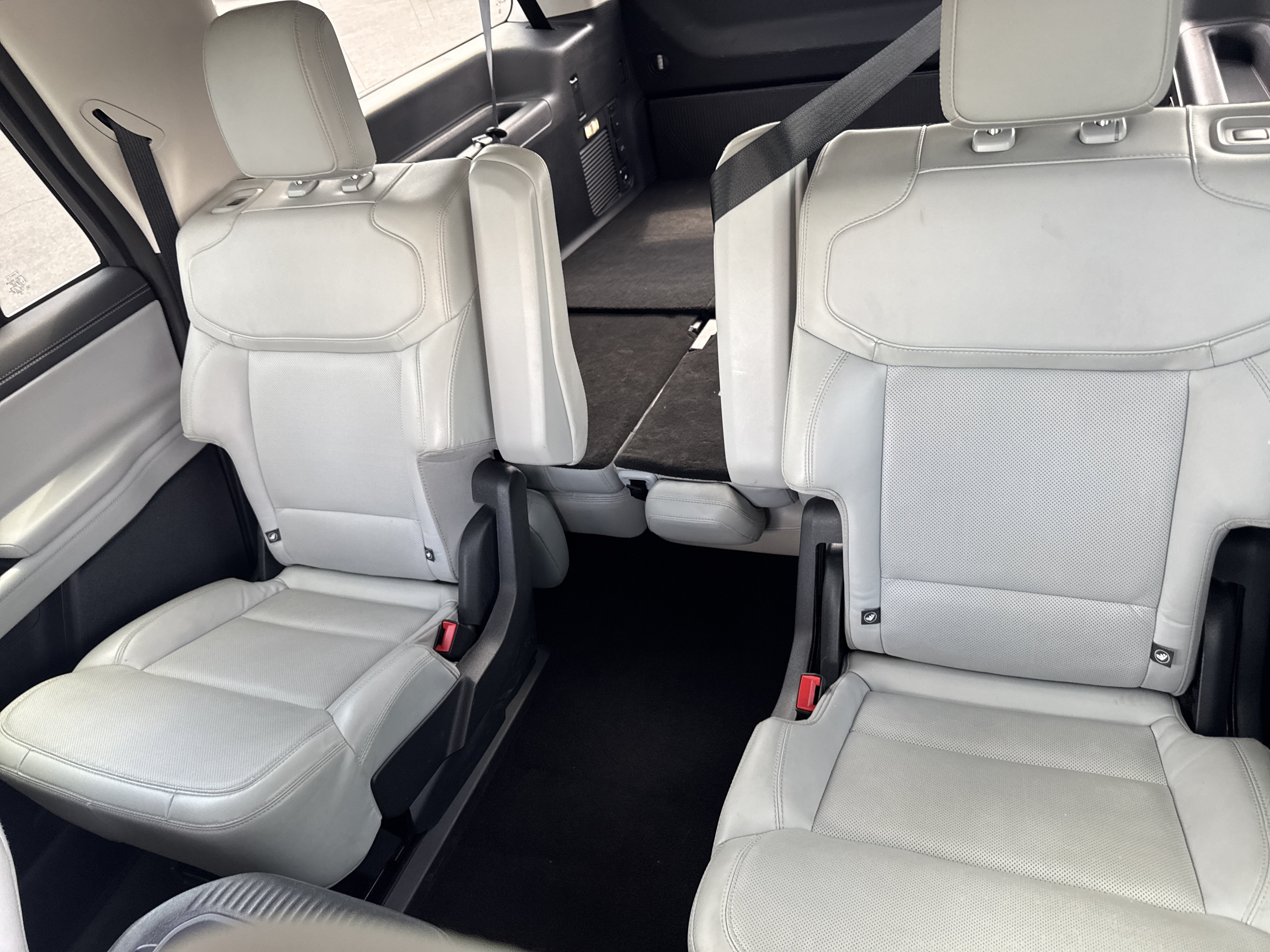 Certified 2025 Ford Expedition Max Platinum w/ Driver's Package AWD/4WD image 21