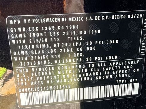 Used 2025 Volkswagen Taos SE FWD image 30