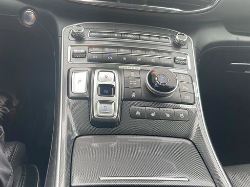 Used 2021 Hyundai Santa Fe Limited AWD/4WD image 29