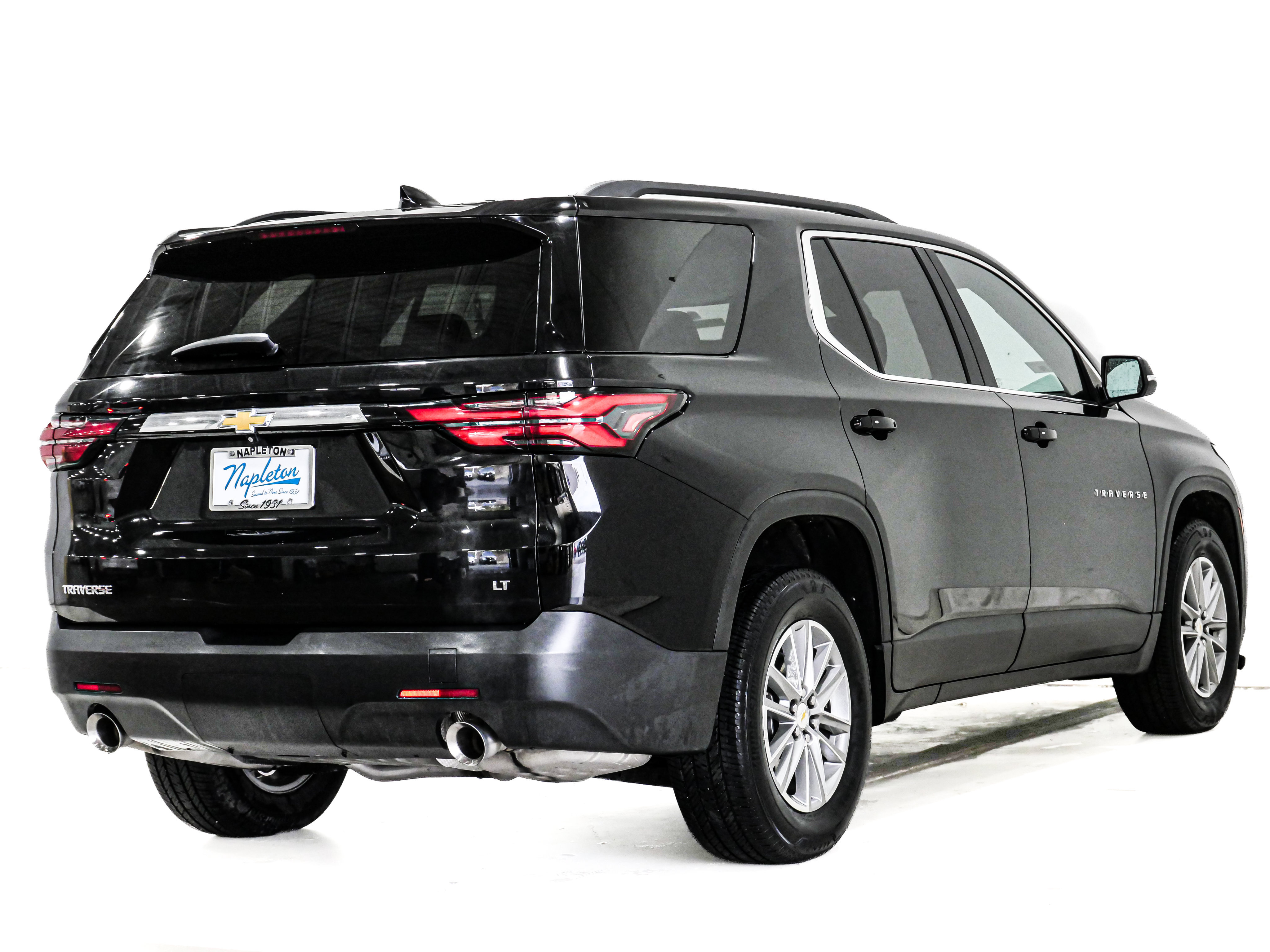 Used 2023 Chevrolet Traverse LT FWD image 6