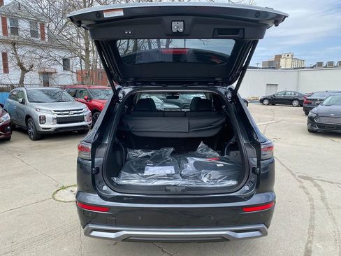 New 2025 Mitsubishi Outlander SE image 27