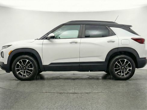 Used 2025 Chevrolet TrailBlazer LT w/ Driver Confidence Package AWD/4WD image 5