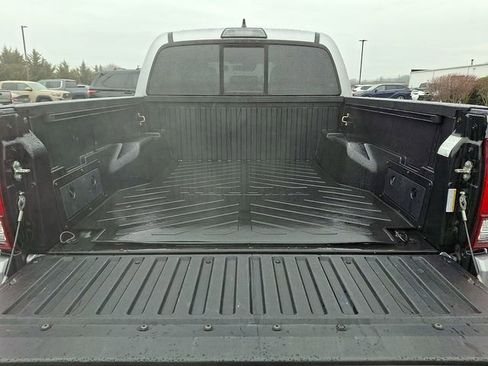 Used 2018 Toyota Tacoma SR w/ SR Convenience Package image 28