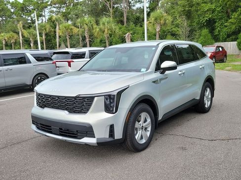 New 2026 Kia Sorento LX FWD image 3