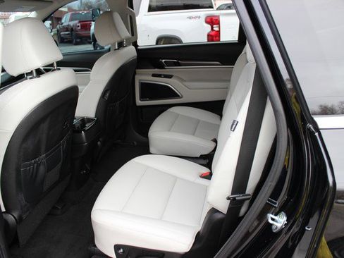 Used 2023 Kia Telluride S w/ S Sunroof Package image 6