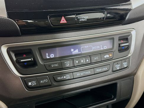 Used 2017 Honda Pilot EX image 22