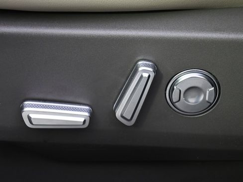 New 2025 Lincoln Nautilus Reserve image 14