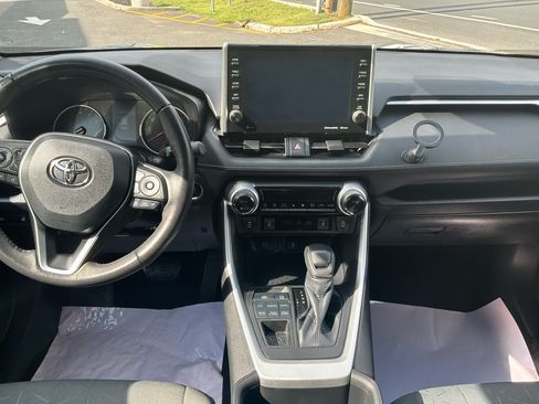 Used 2022 Toyota RAV4 XLE w/ Convenience Package AWD/4WD image 28