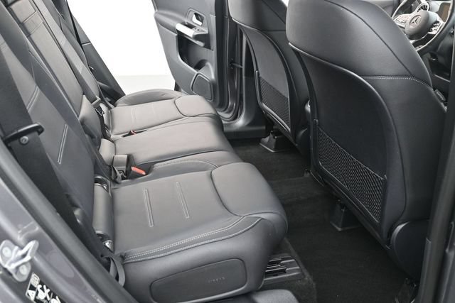 Used 2023 Mercedes-Benz GLB 250 image 32