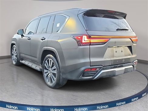 Used 2024 Lexus LX 600 4WD w/ Luxury Package image 8