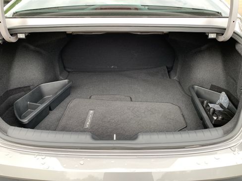 Used 2024 Hyundai Elantra SEL FWD image 37