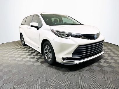 Used 2021 Toyota Sienna XLE